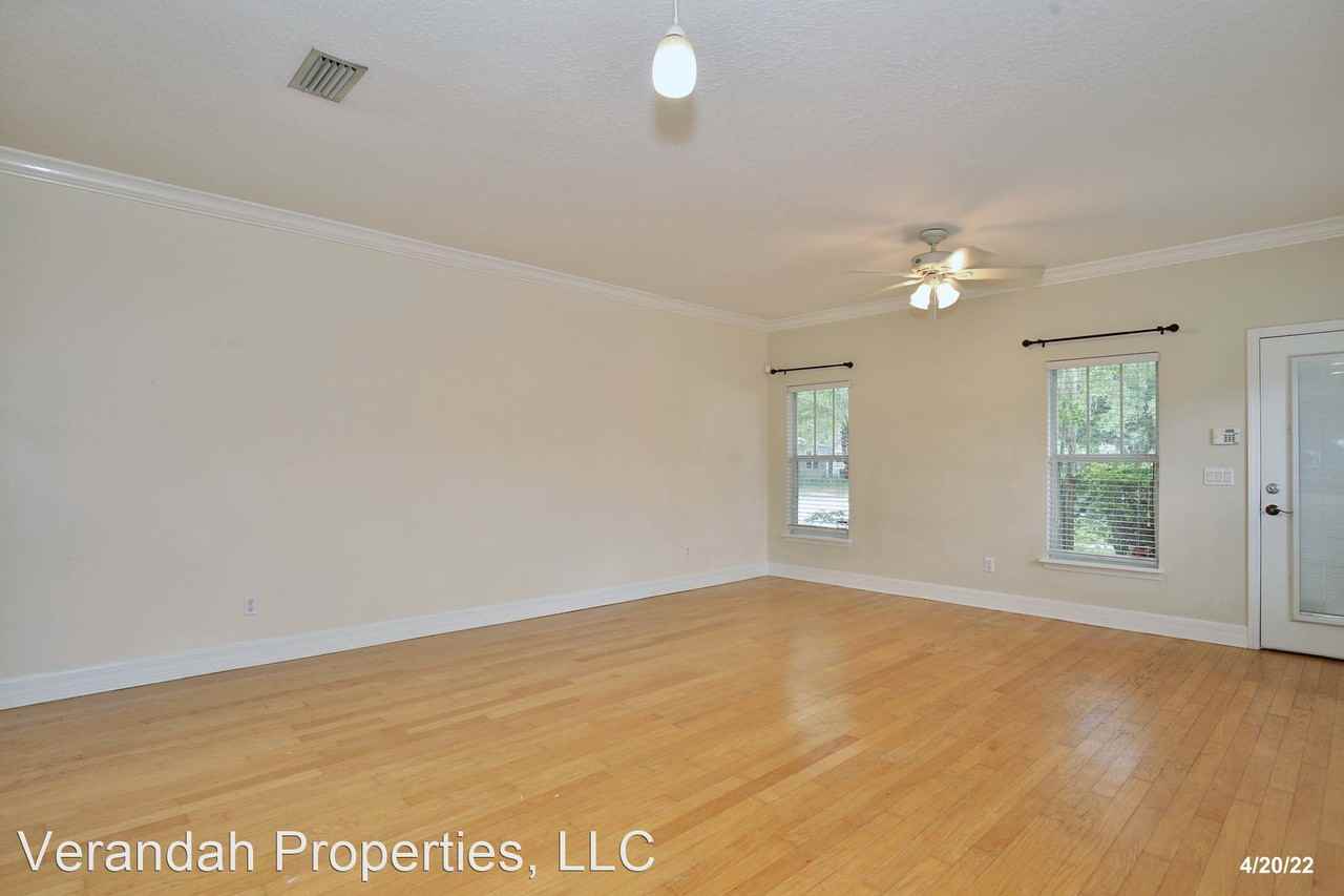 2128 Lucerne Ter - Photo 3 of 21