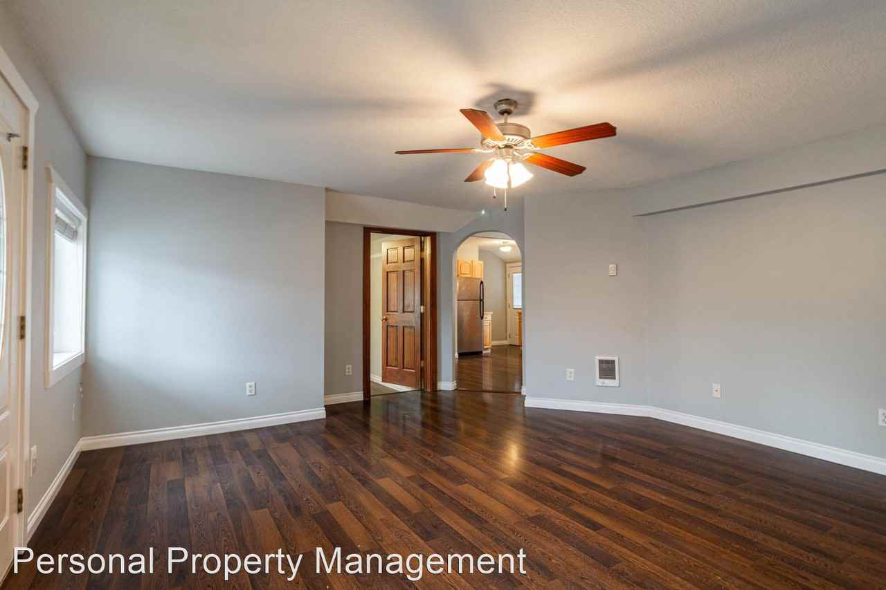 403 W Mcloughlin Blvd - Photo 3 of 9