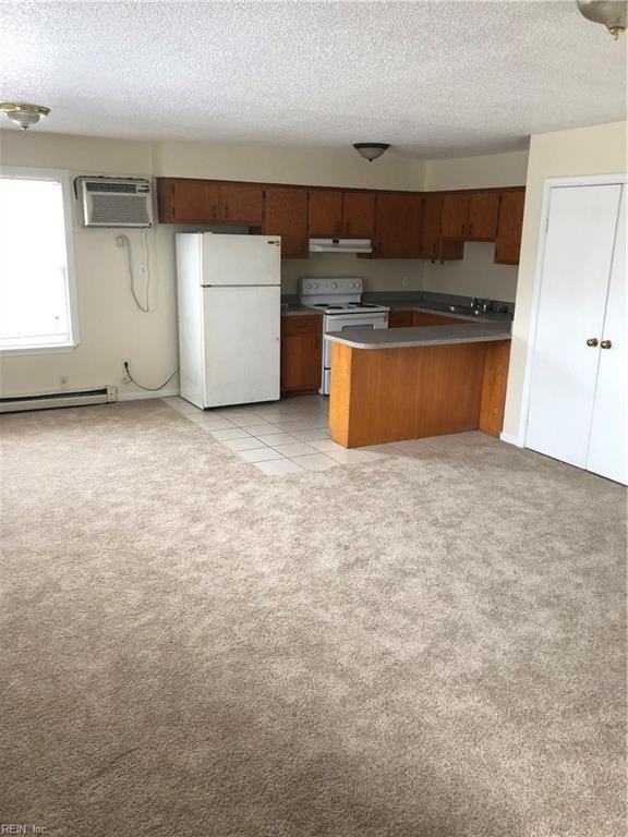 577 W Ocean View Ave - Photo 3 of 13