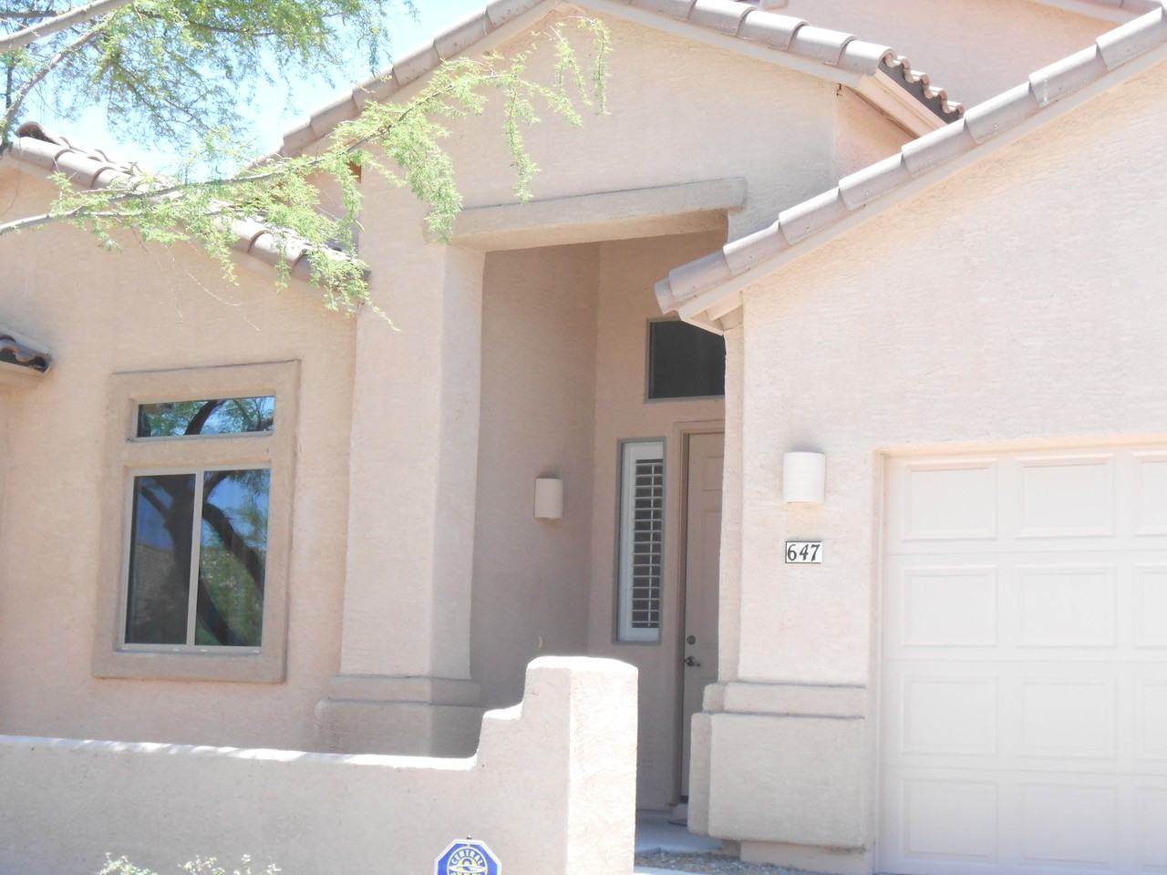 647 W Adagio Ln - Photo 2 of 14