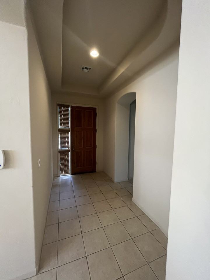 6005 N Campo Abierto - Photo 3 of 35