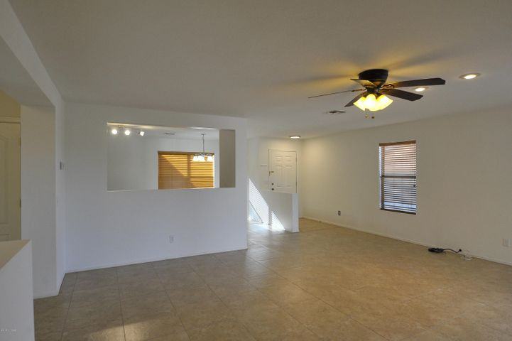 9903 E Rocky Vista Dr - Photo 2 of 23