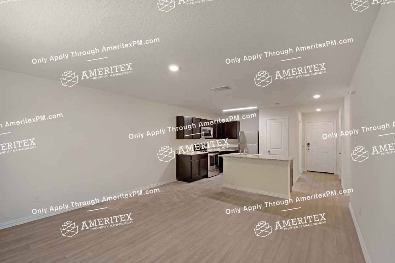 2722 William St - Photo 3 of 19