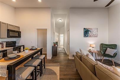 405 Miles Street - Photo 2 of 38