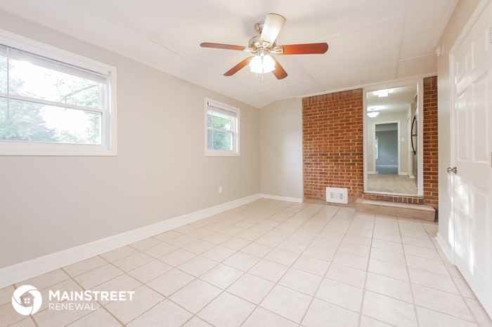 7956 Coventry Ct - Photo 3 of 16