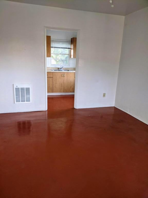 1713 N Treat Ave - Photo 3 of 8