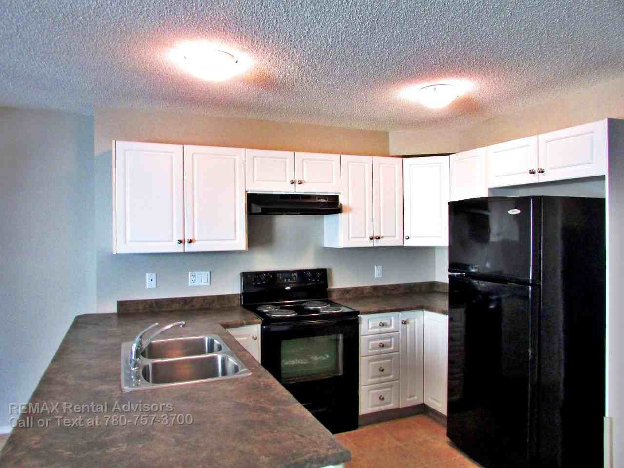 5001 62 St - Photo 2 of 17