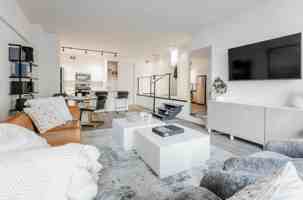 featured image of 21 E Chestnut St #1-1