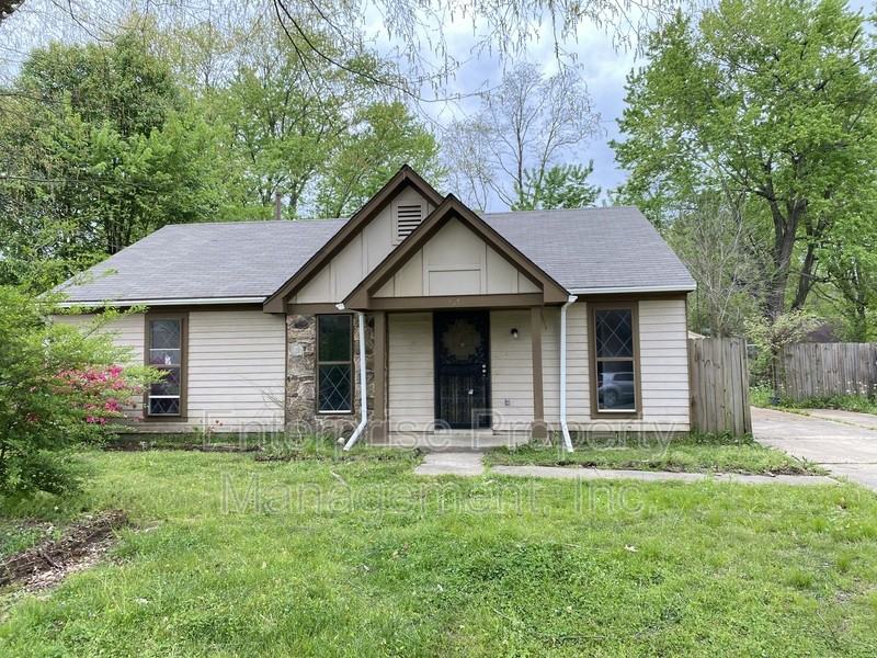 3681 Barberry St - Photo 3 of 28