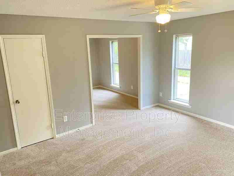 3681 Barberry St - Photo 4 of 28