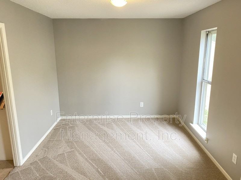 3681 Barberry St - Photo 7 of 28