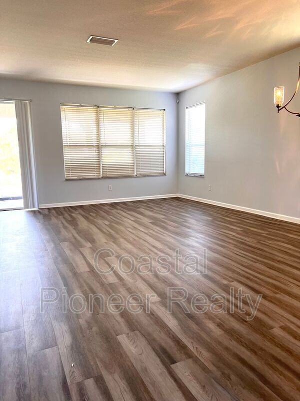 11404 Misty Isle Ln - Photo 7 of 37