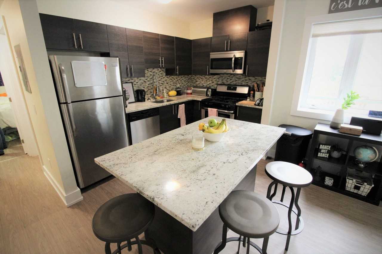 185 Henderson Ave - Photo 3 of 31