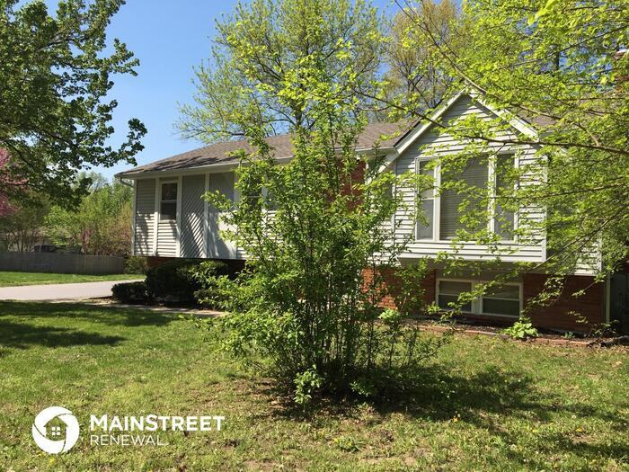 1701 S Speas Dr - Photo 2 of 20