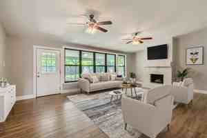 featured image of 722 E Nottingham Dr