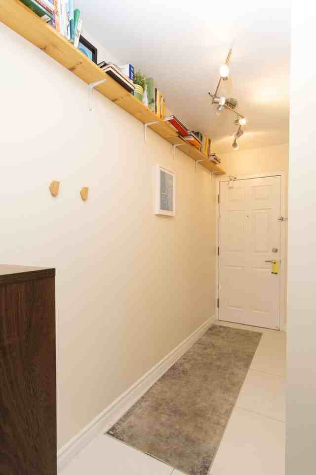 309 Major Mackenzie Dr E - Photo 2 of 20