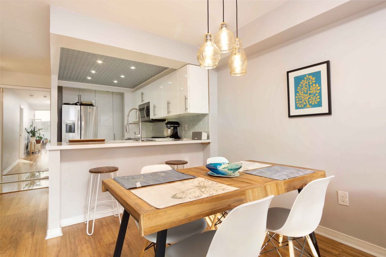 309 Major Mackenzie Dr E - Photo 3 of 20