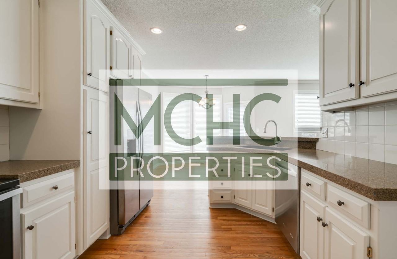 14213 Lowell Ave #1 - Photo 5 of 24