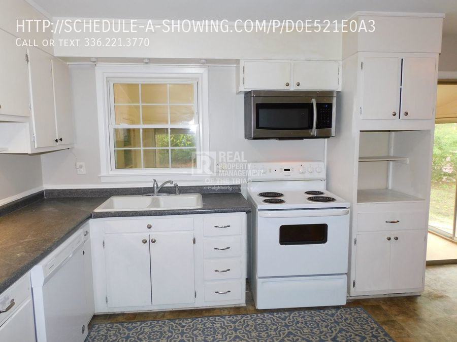 3005 Stratford Dr - Photo 2 of 25