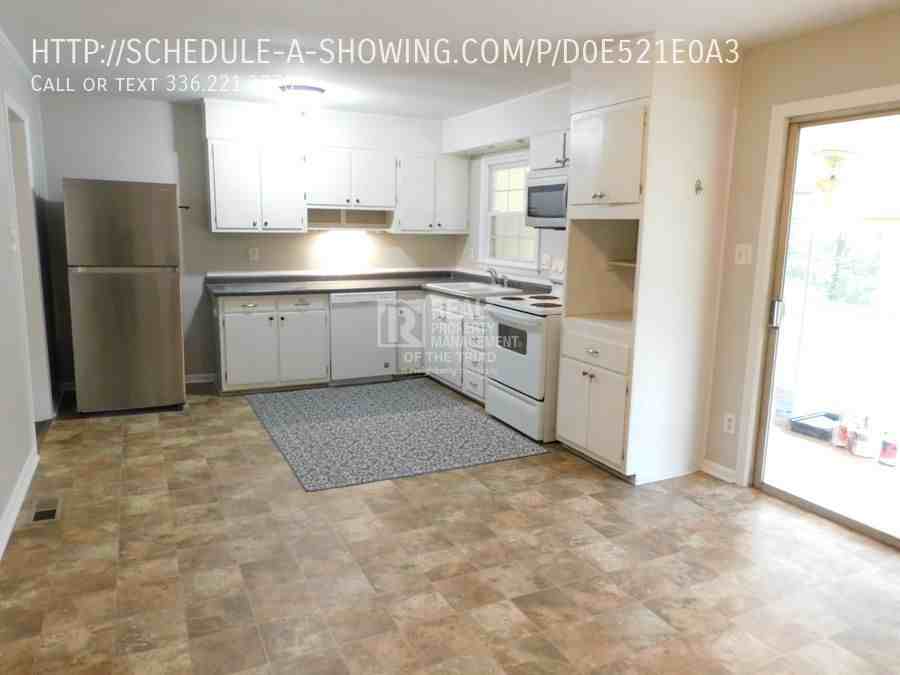 3005 Stratford Dr - Photo 3 of 25