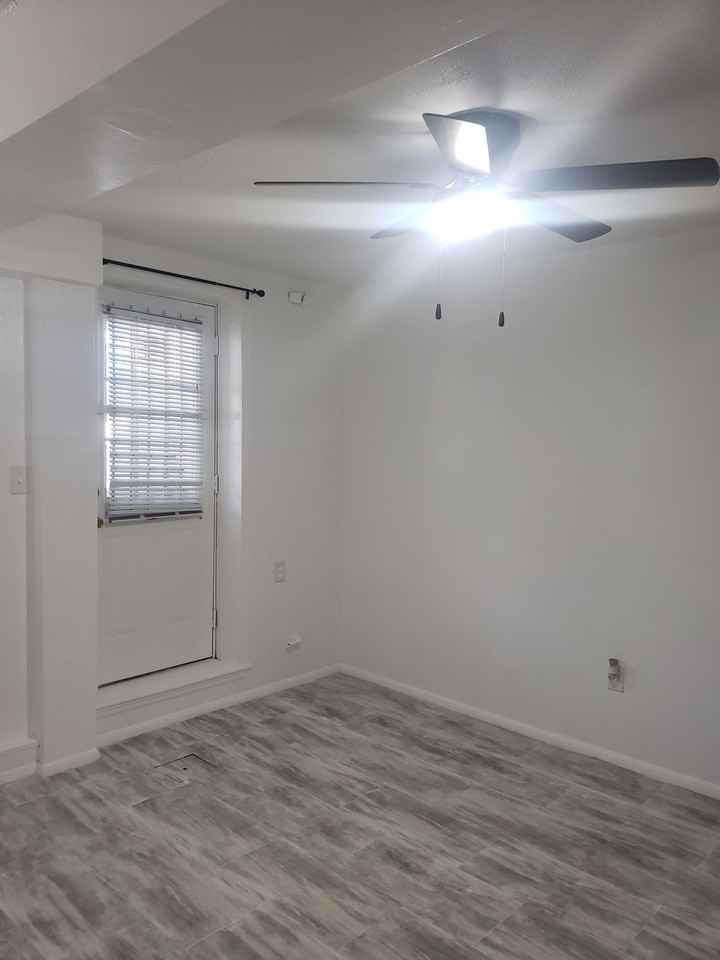 3257 Mickle Ave - Photo 3 of 9