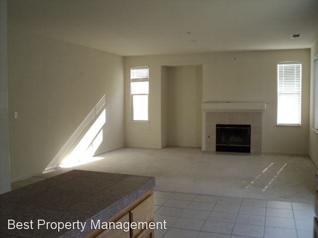2488 Berkshire Ln - Photo 3 of 6