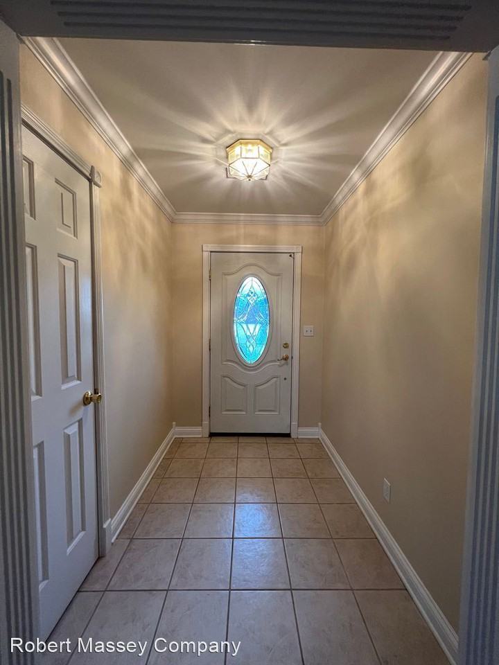 1931 Prestwick Dr - Photo 2 of 34