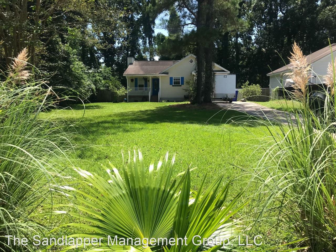 1601 Kentwood Cir - Photo 2 of 14