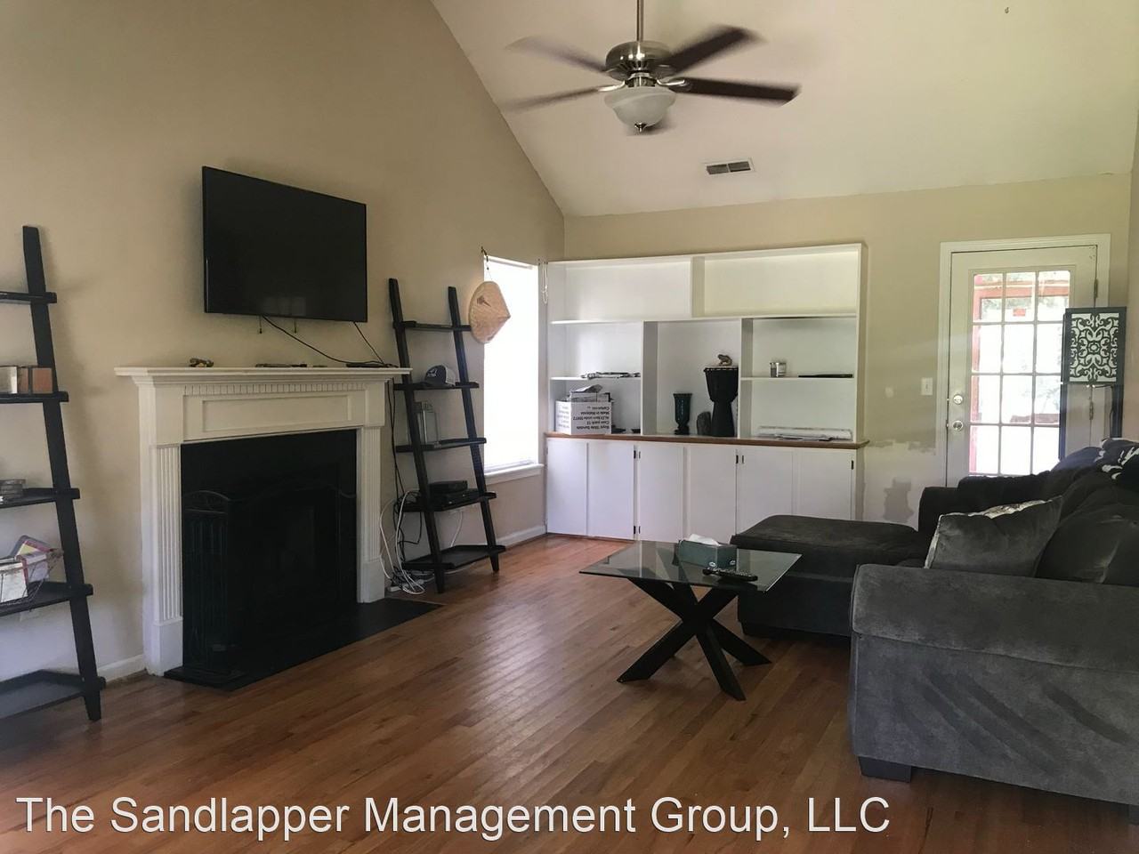 1601 Kentwood Cir - Photo 3 of 14