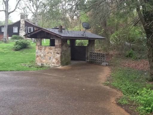 1511 E Brow Rd - Photo 2 of 46