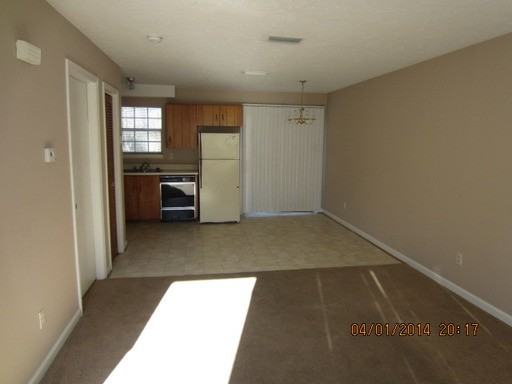 1501 Ramsgate Ln #B - Photo 3 of 8