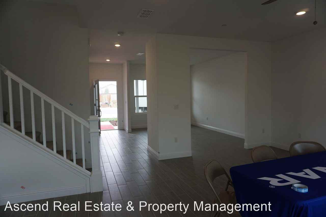 3307 Rustic Woods Ln - Photo 3 of 20