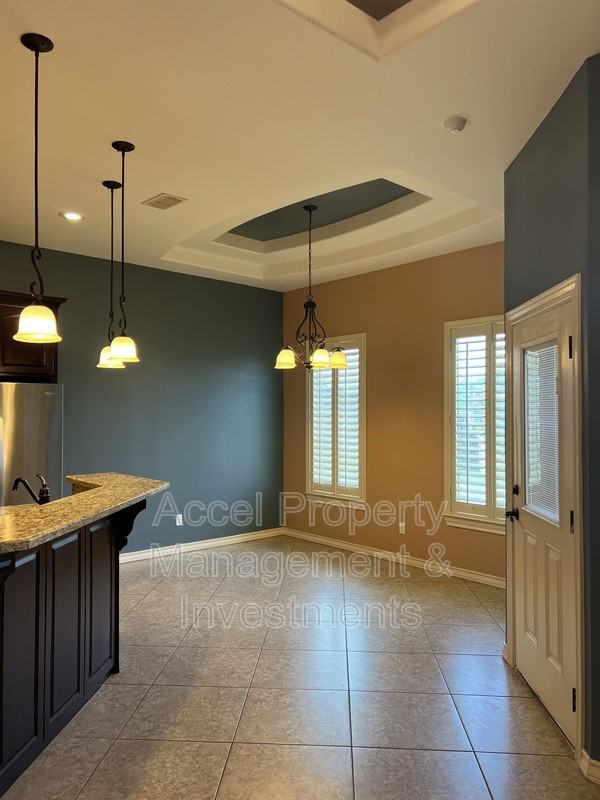 4404 Kiwi Avenue - Photo 5 of 20