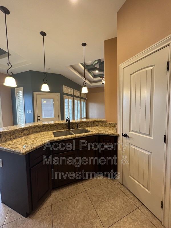 4404 Kiwi Avenue - Photo 7 of 20