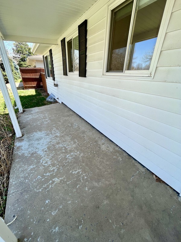 2130 E Floyd Ave - Photo 5 of 41
