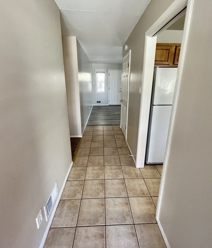 2130 E Floyd Ave - Photo 6 of 41
