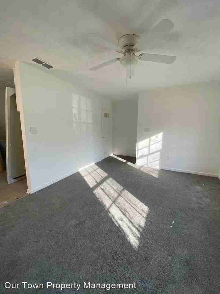 315 Jockey Club Dr - Photo 2 of 9