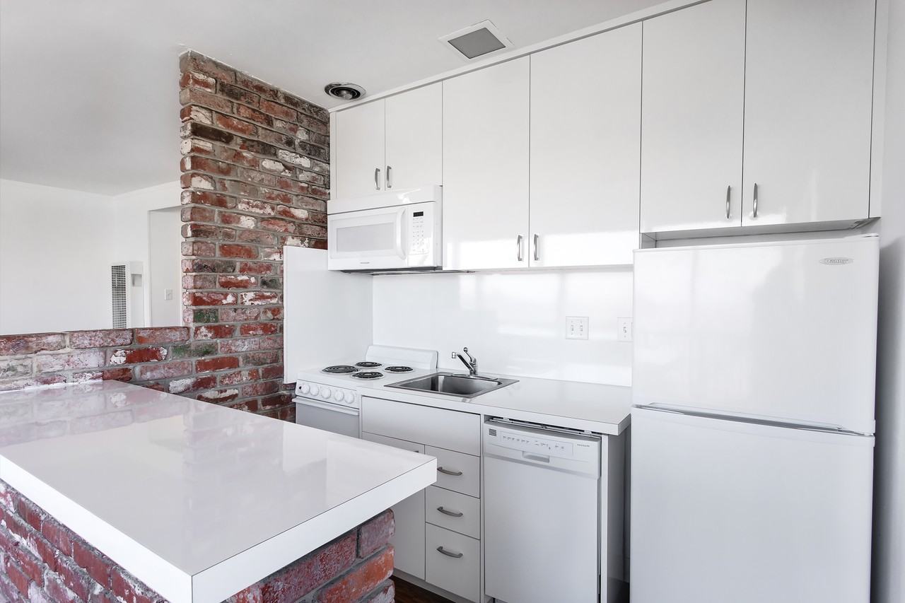 4475 23rd St - Photo 2 of 8