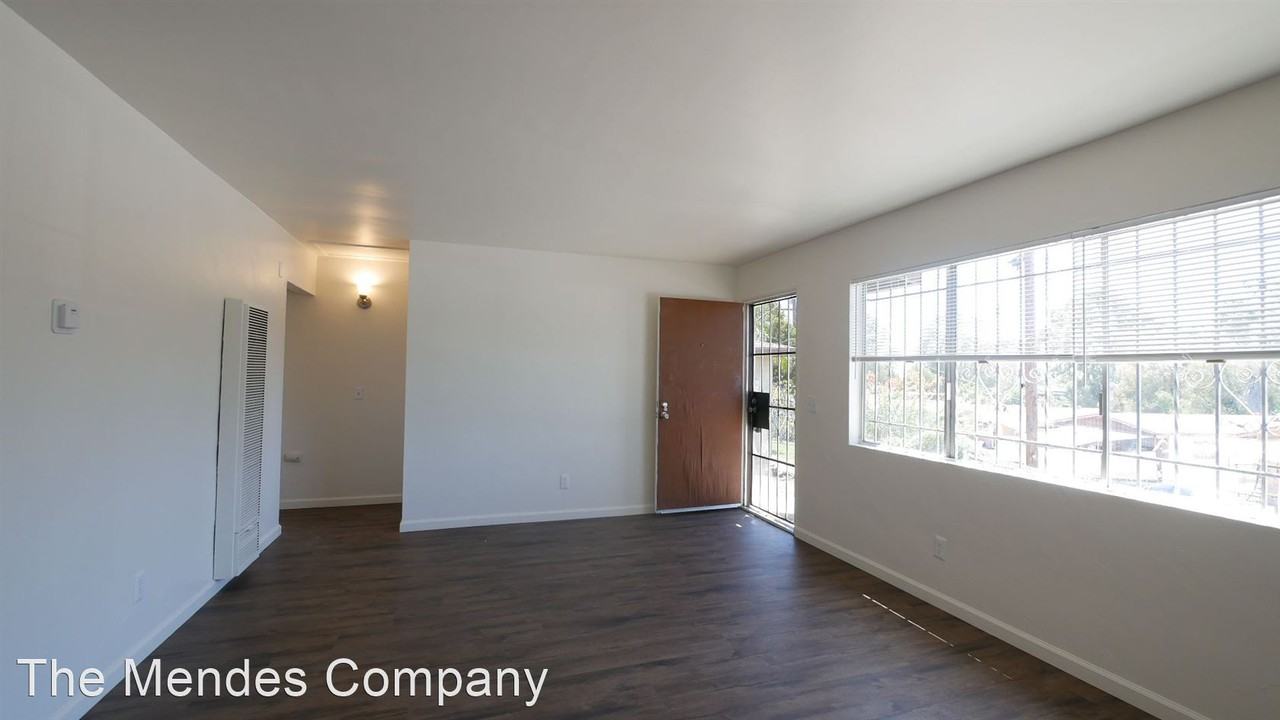 2405 Sumac Dr - Photo 3 of 12