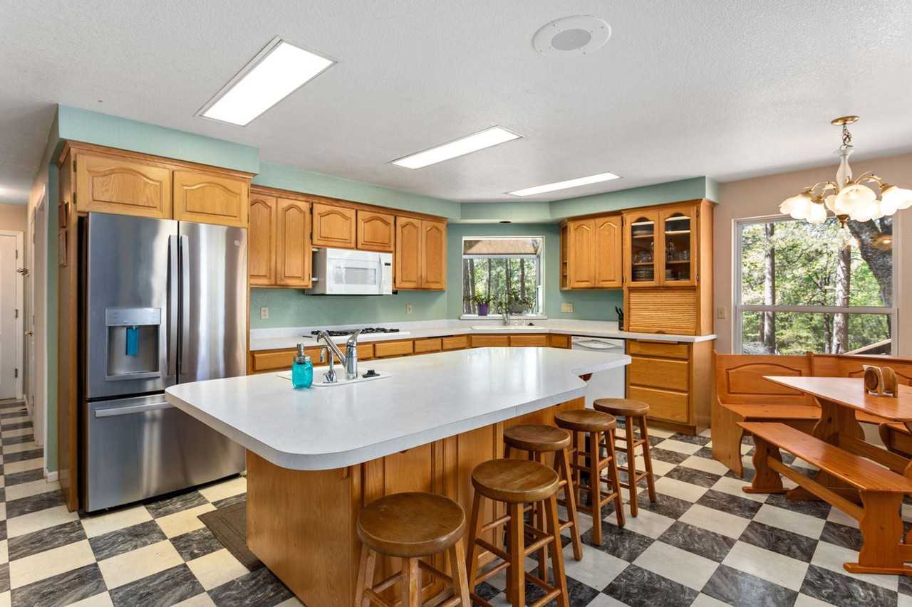 15994 Gibboney Ln - Photo 2 of 29
