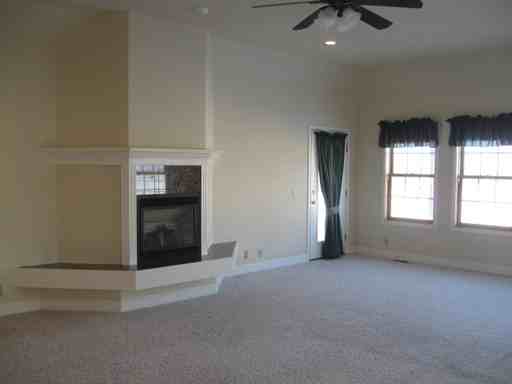 424 Arrow Hill Dr - Photo 2 of 8