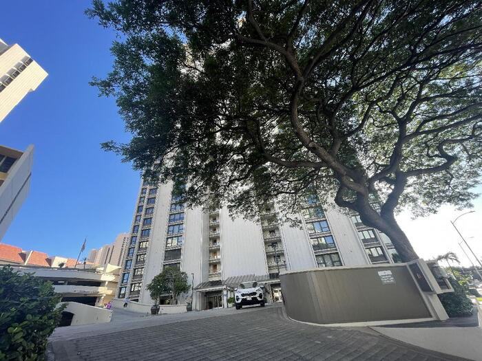 1650 Ala Moana Blvd #1805