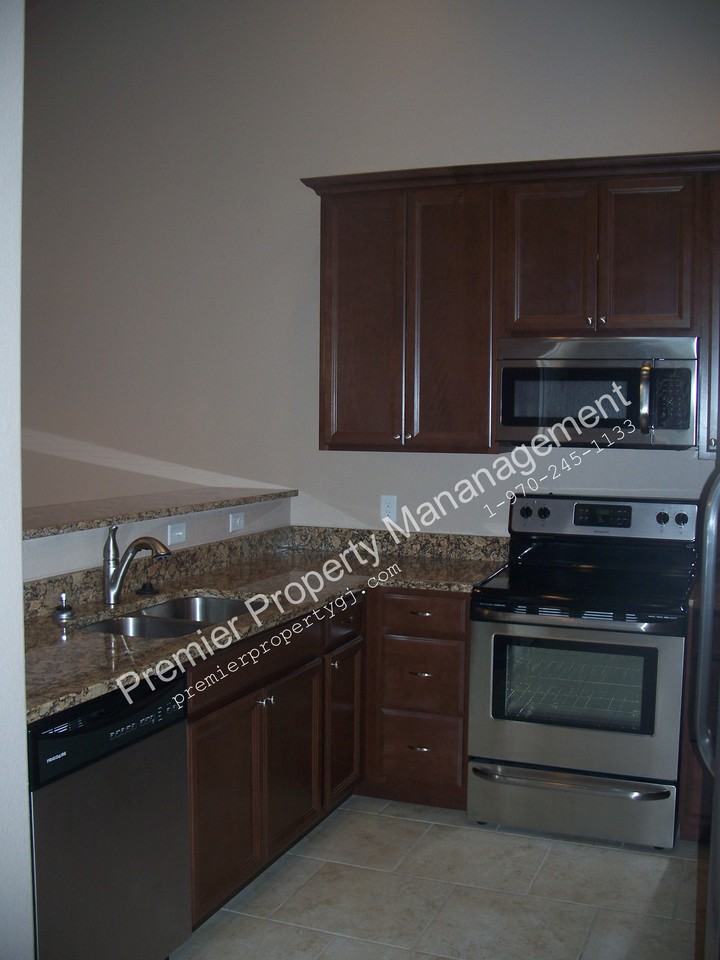 657 Copper Canyon Dr - Photo 4 of 9