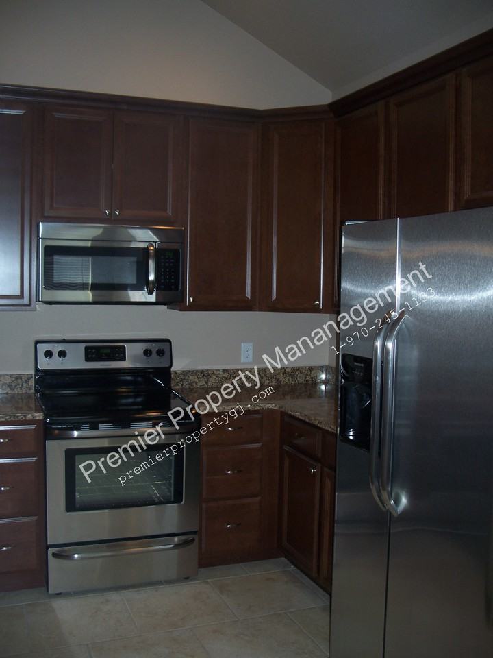 657 Copper Canyon Dr - Photo 5 of 9