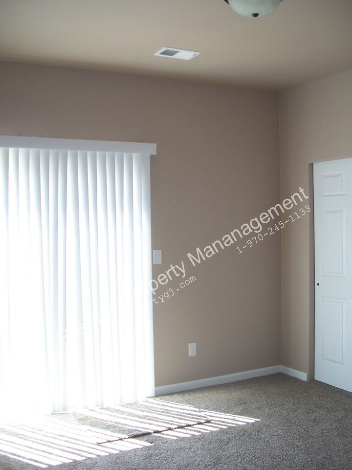 657 Copper Canyon Dr - Photo 6 of 9