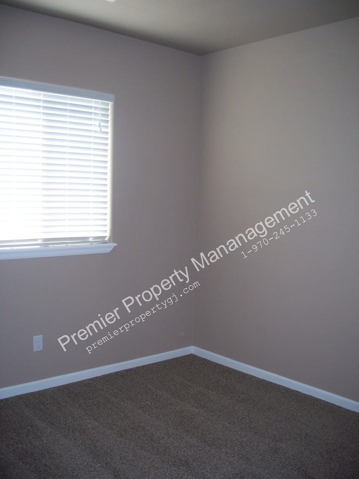 657 Copper Canyon Dr - Photo 7 of 9