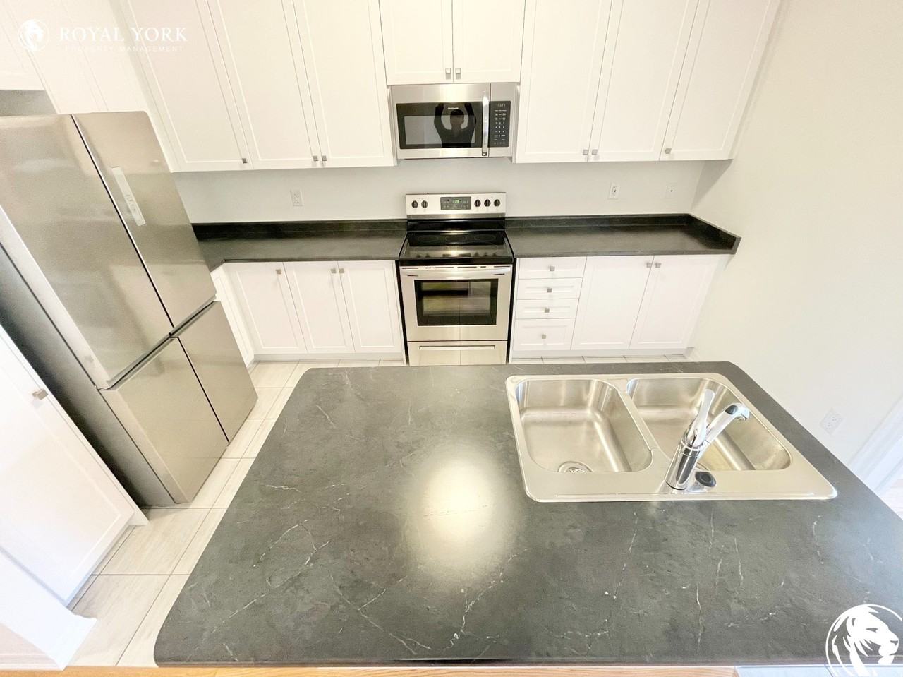 137 Bravo Lane - Photo 3 of 42