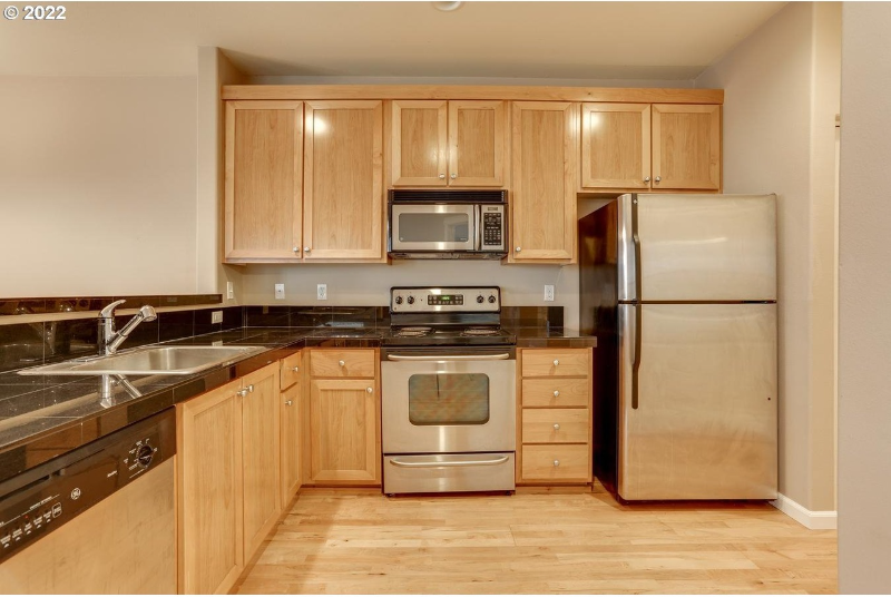 1020 Sw 170th Ave #100 - Photo 5 of 15