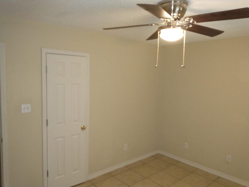 1036 Timberwood Ln - Photo 2 of 5