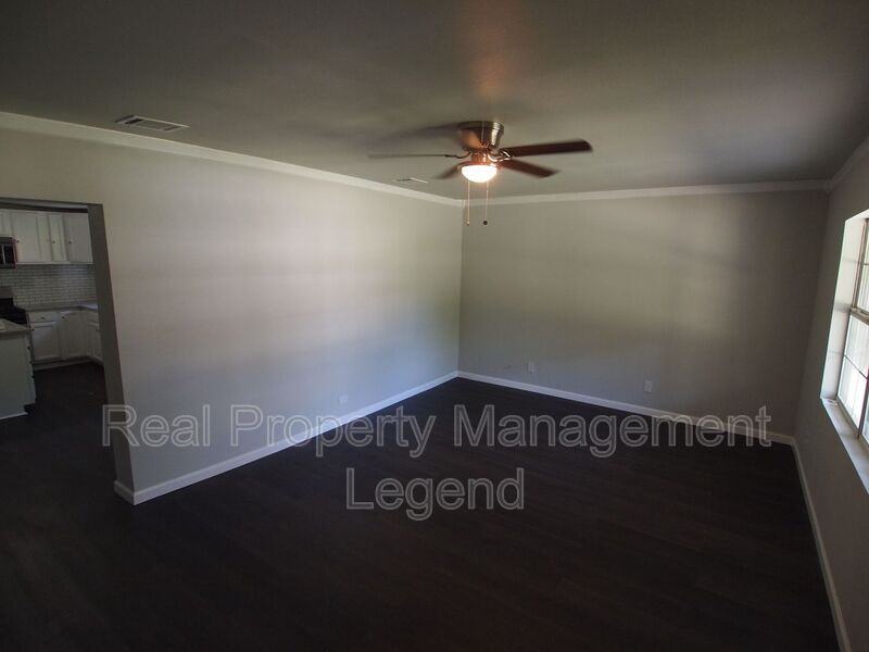 502 S Rusk St - Photo 5 of 20